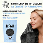 Frau nach der Gesichtsreinigung mit dem Kōji Peeling-Tuch